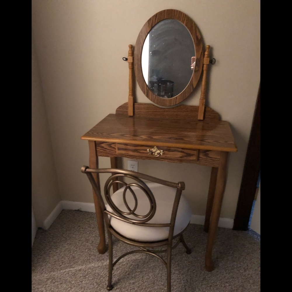 Make up vanity